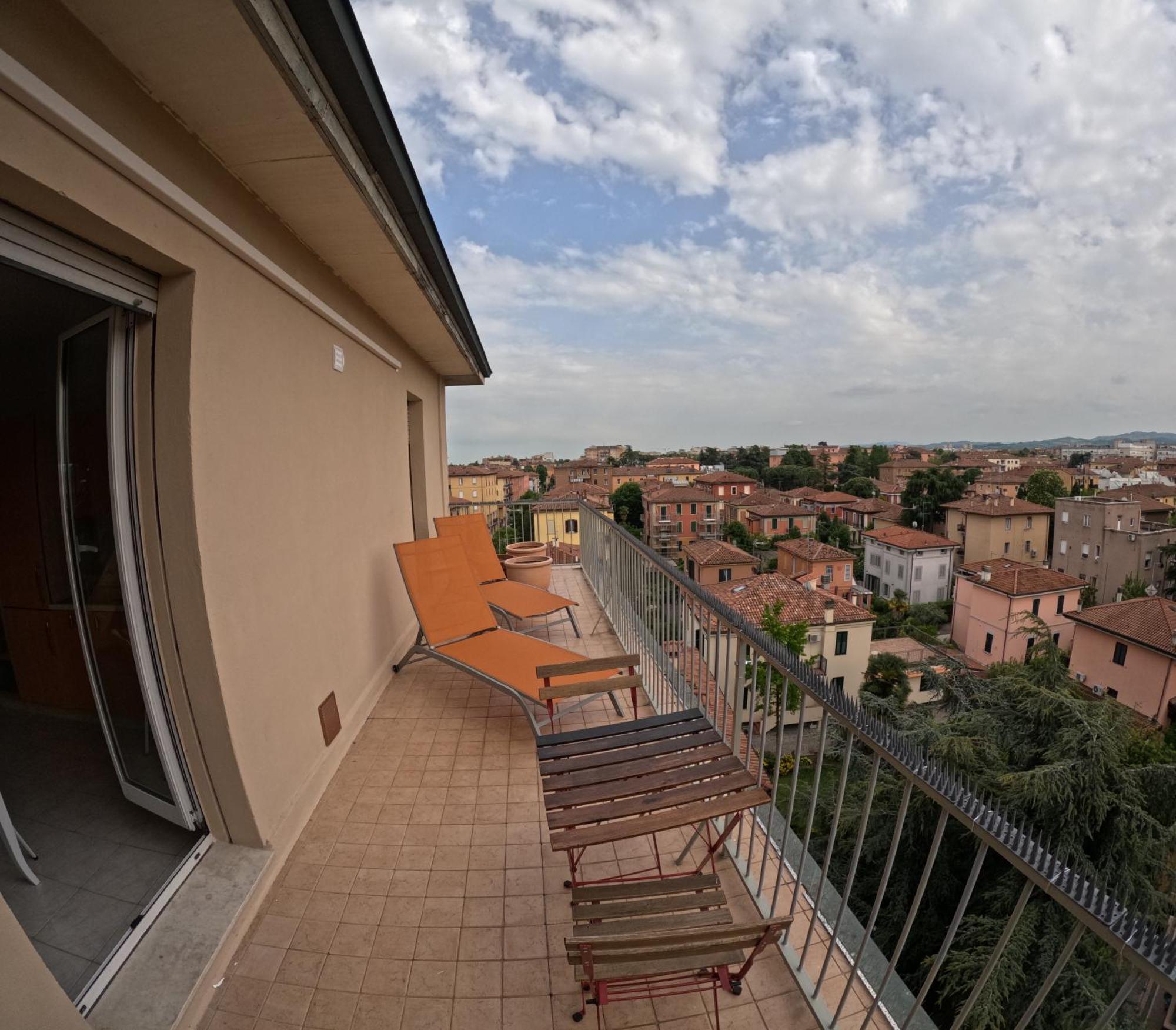 Bellavista Panoramic Terrace Appartamento Con Terrazza Zona Sant Orsola ボローニャ エクステリア 写真